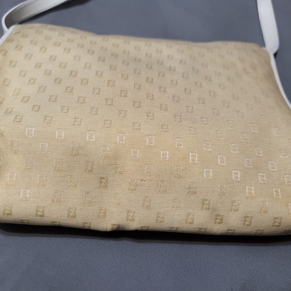 Vintage fendi bag. - Picture 5 of 8